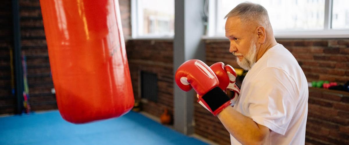 Peter zieht die Handschuhe über für einen Knockout-Gewinn von 1 Million Pfund im Lotto