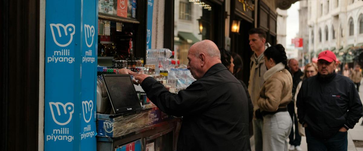 Dunnes Stores im Kyle Shopping Centre in Portlaoise als Verkaufsstelle des Daily Million Gewinnloses im Wert von €1.000.000 bekannt gegeben!