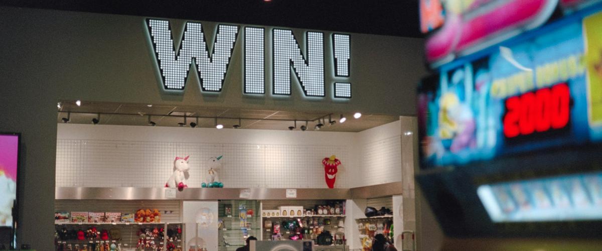 Das Jahr beginnt mit Feierlichkeiten bei Cullies Maxol in Cavan nach einem Gewinn von 1 Million Euro!