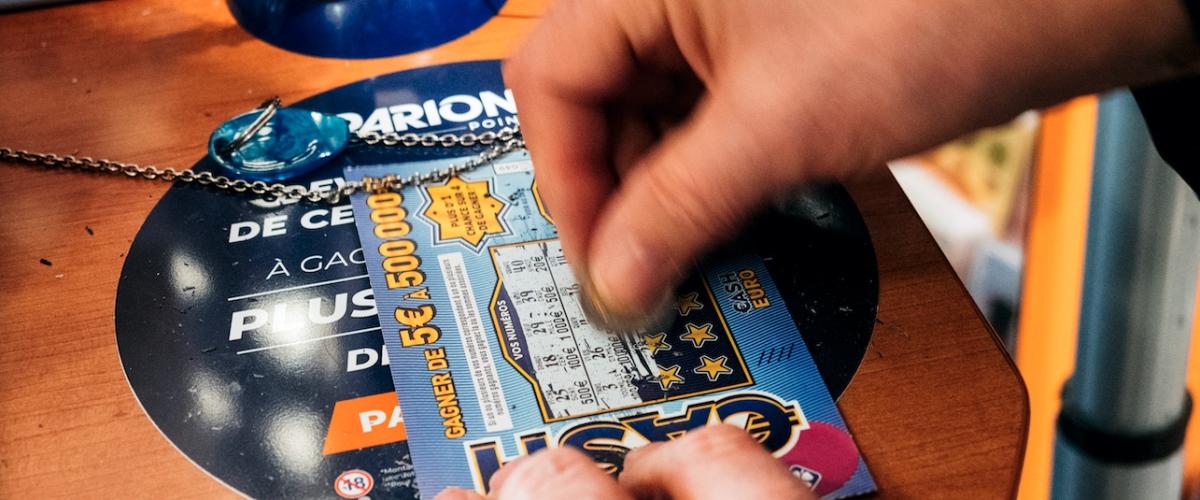 Frau aus Ohio übertrifft den 1-Millionen-Dollar-Lottogewinn ihres Mannes mit einem 5-Millionen-Dollar-Gewinn