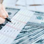 Frau aus Maryland, die Lottozahlen studiert, gewinnt innerhalb von drei Monaten zum zweiten Mal den Bonus Match 5-Preis in Höhe von 50.000 Dollar