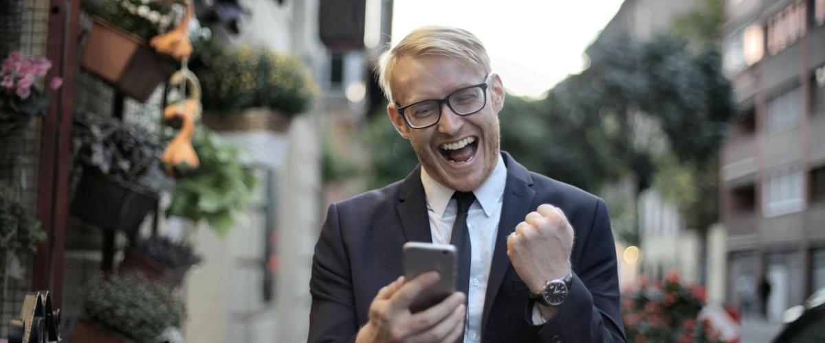 Kalifornische Lotterie bestätigt Obdachlosen als Gewinner des $1-Millionen-Rubbelloses